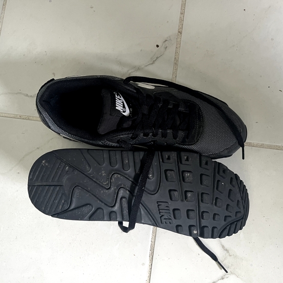 Nike Black and White Air Max Sneakers - Picture 2 of 3